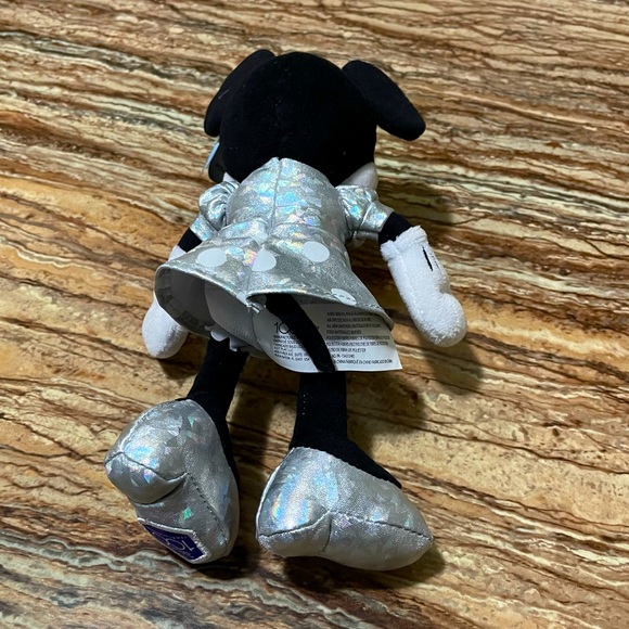 Disney - Picture 3 of 4